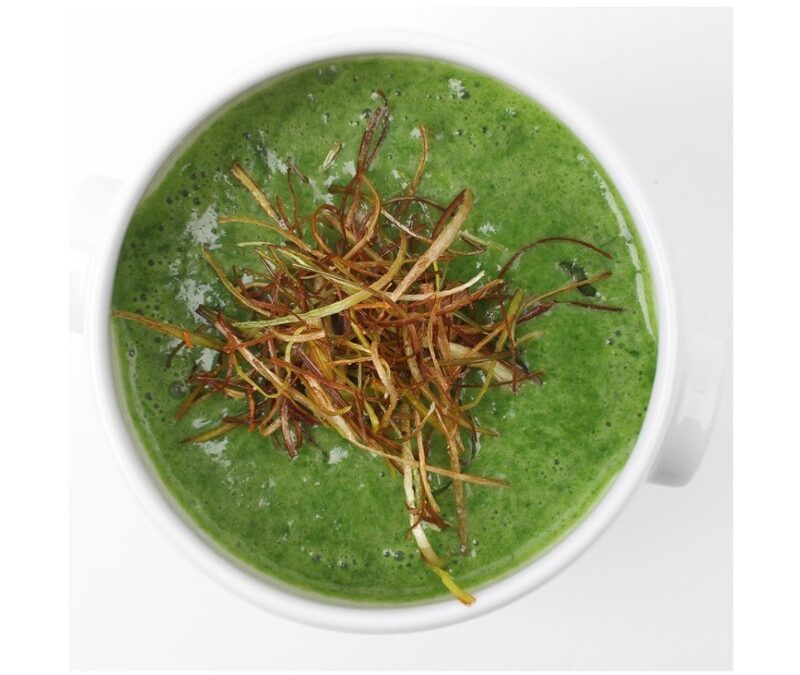Lauchcremesuppe mit frittiertem Lauch